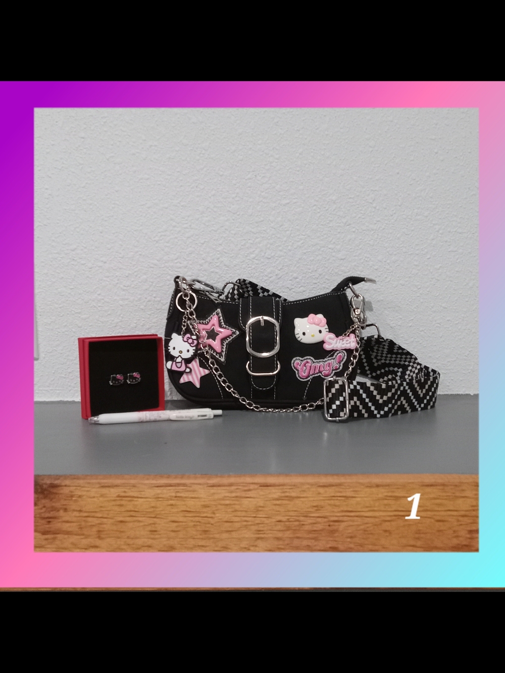 Womens Hello Kitty Black Mini Shoulder Bag Set & Charms
